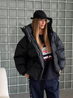 Įkelti vaizdą į galerijos peržiūrą, “OVERSIZE” PŪKINĖ STRIUKĖ

