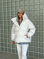 Įkelti vaizdą į galerijos peržiūrą, “OVERSIZE” PŪKINĖ STRIUKĖ
