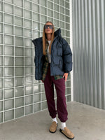 Įkelti vaizdą į galerijos peržiūrą, “OVERSIZE” PŪKINĖ STRIUKĖ

