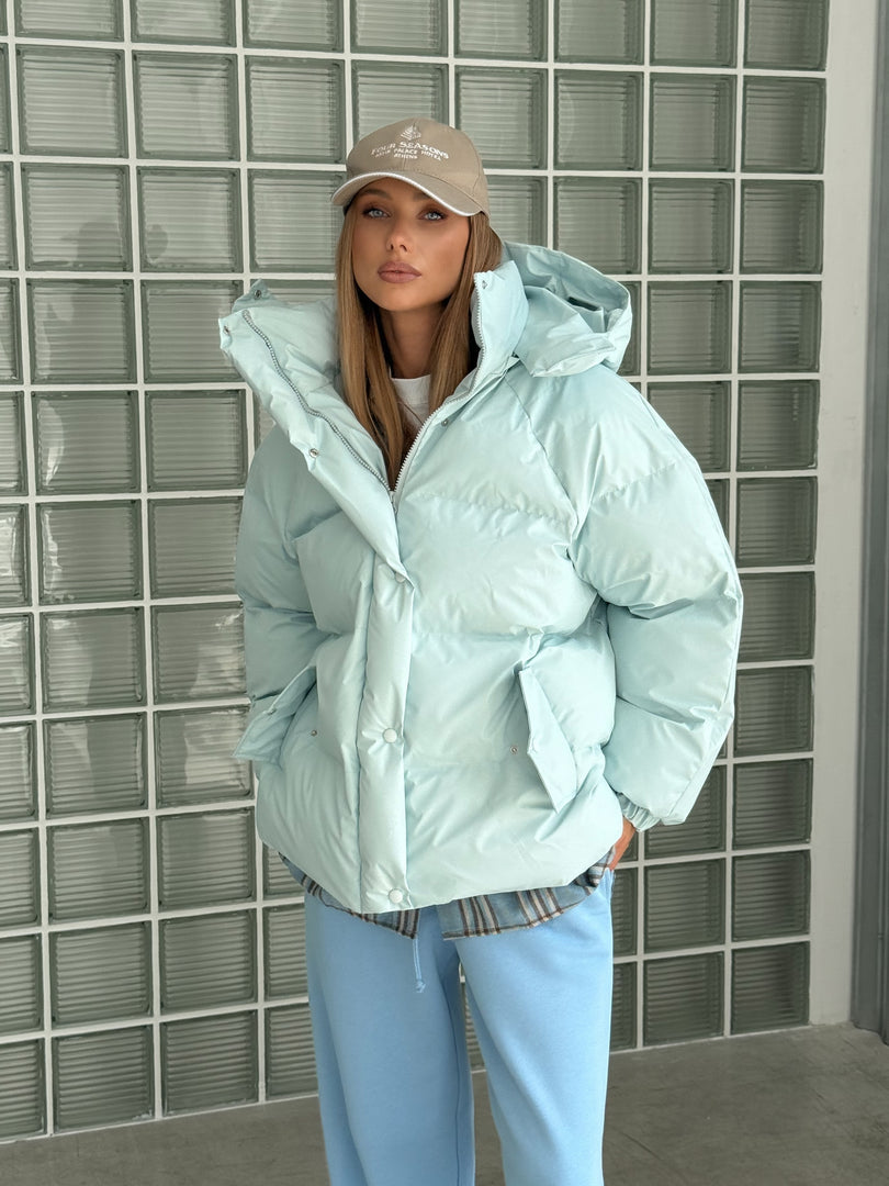 “OVERSIZE” PŪKINĖ STRIUKĖ