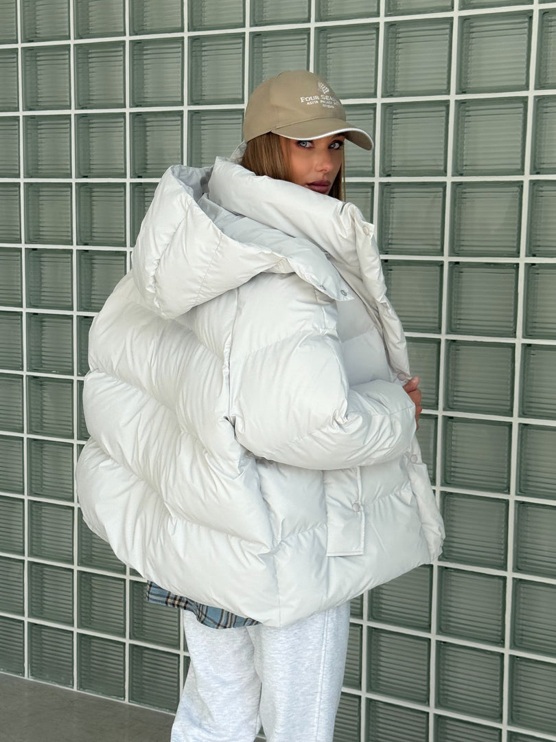 “OVERSIZE” PŪKINĖ STRIUKĖ