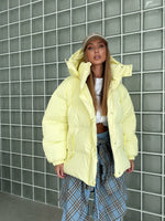 Įkelti vaizdą į galerijos peržiūrą, “OVERSIZE” PŪKINĖ STRIUKĖ
