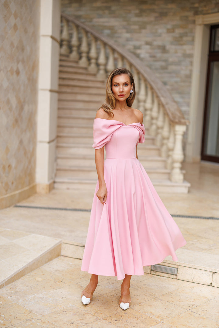ELEGANTIŠKA MIDI SUKNELĖ ATVIRAIS PEČIAIS