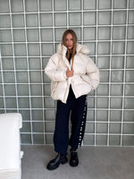 Įkelti vaizdą į galerijos peržiūrą, “OVERSIZE” PŪKINĖ STRIUKĖ
