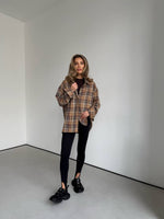 Įkelti vaizdą į galerijos peržiūrą, LANGUOTI MARŠKINIAI | PRE-ORDER
