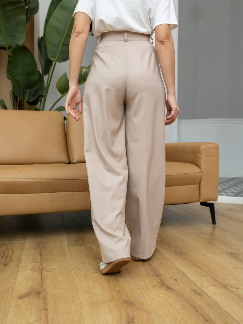 KLASIKINĖS PLISUOTOS KELNĖS | PRE-ORDER