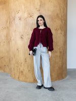 Įkelti vaizdą į galerijos peržiūrą, KARDIGANAS SU RAIŠTELIAIS | PRE-ORDER
